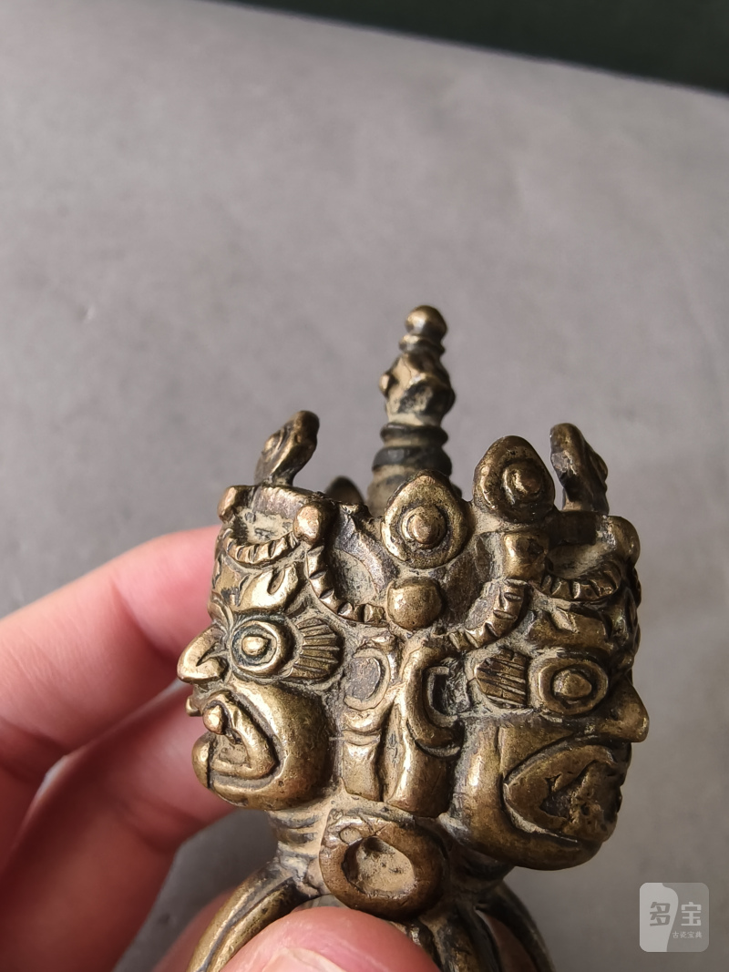 Ritual dagger phurbu made of brass or bronze respectively - 图17